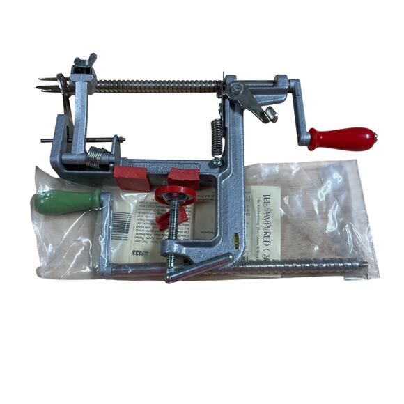 The Pampered Chef Apple Peeler Corer Slicer New In Damaged Box - Picture 1 of 5